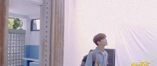 中的火焰》几个镜头告诉你真穷人是啥样凯发k8入口油头粉面别演穷人！《风(图7)